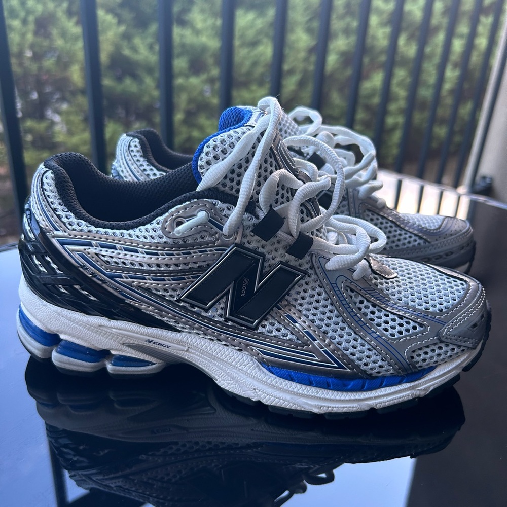 Worn New balance, Mens Size 4.5, Women’s Size 6